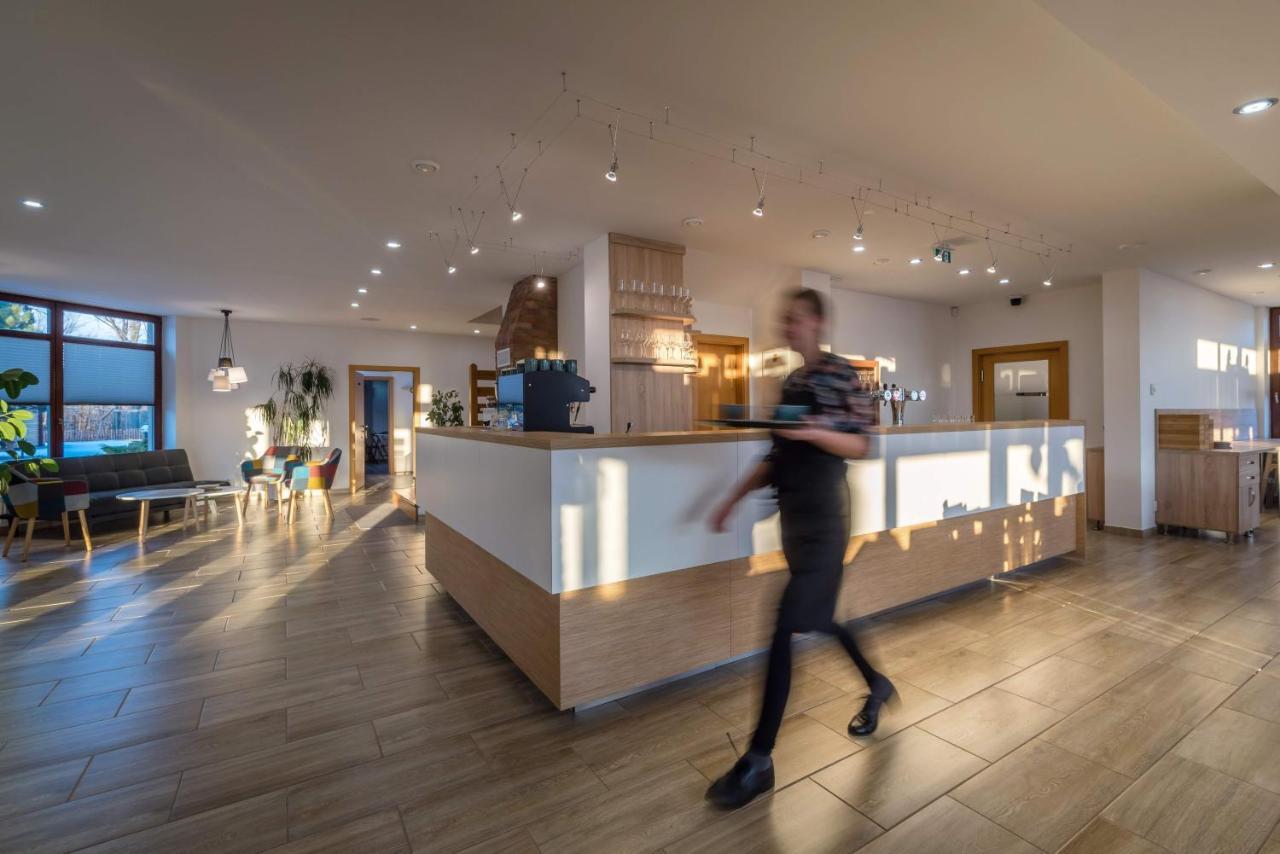 Hotel Moment - Bistro & Ubytovanie Batizovce Exteriér fotografie